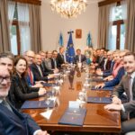 El gobernador Orrego: recibió a embajadores europeos en Casa de Gobierno