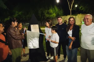 Capital inauguró la renovada Plaza Colón en Desamparados