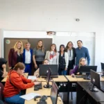 Inclusión digital: Capital brindará cursos de computación gratuitos para jóvenes con discapacidad