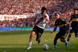 Boca se quedó con un Superclásico que terminó envuelto en polémica