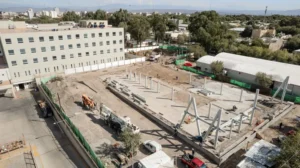 el Hospital Rawson: arrancó el montaje de la estructura de los nuevos Consultorios Externos