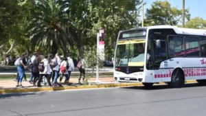 boleto Escolar gratuito: el Gobierno de San Juan advirtió a los choferes que no pueden bajar a alumnos del colectivo