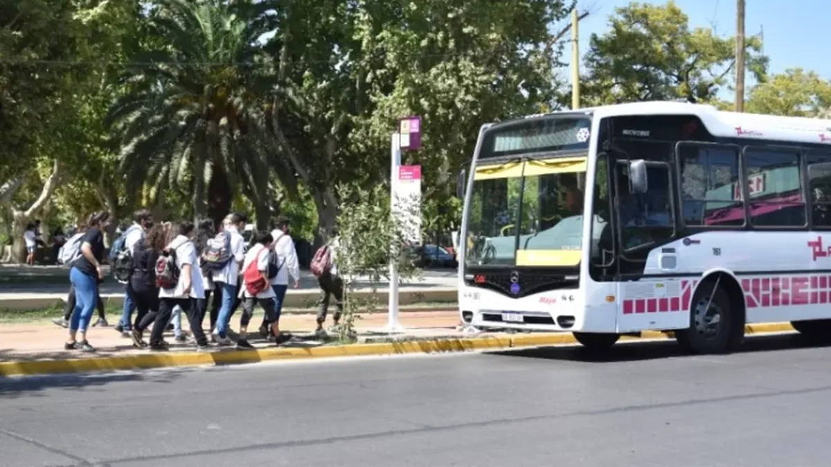 boleto Escolar gratuito: el Gobierno de San Juan advirtió a los choferes que no pueden bajar a alumnos del colectivo