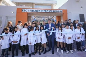 el gobernador orrego inauguró en Chimbas una nueva escuela y una ENI para fortalecer la educación pública