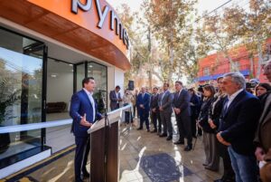 el gobernador marcelo orrego: anunció $15.000 millones en créditos para Pymes y emprendedores.