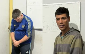 identificó a los ladrones de su casa, fue a encararlos y terminó atacado a cadenazos por dos hermanos, en rawson