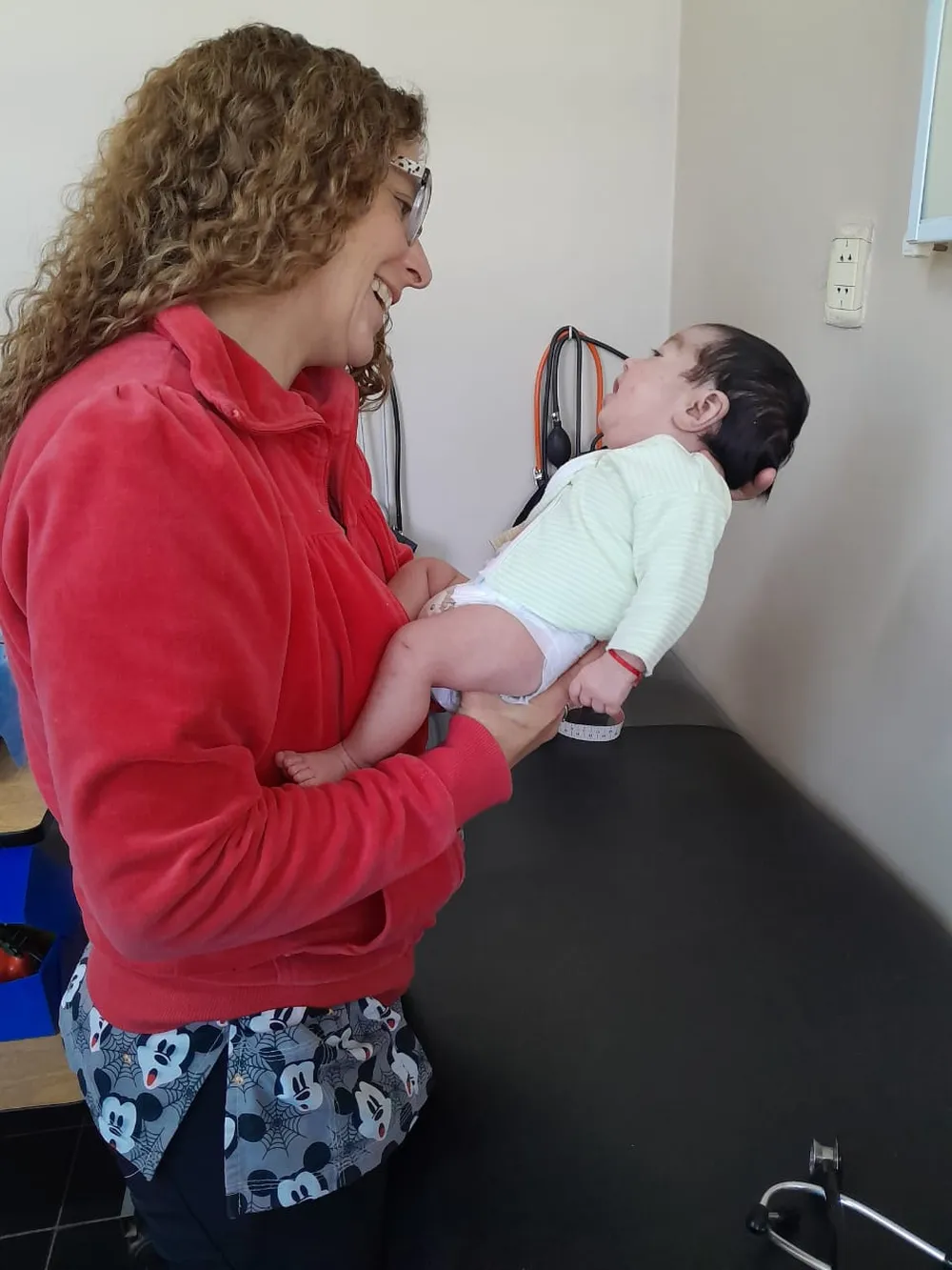 una medica de valle fertil : lanza una iniciativa en un proyecto de prevencion de la muerte subita de los bebe