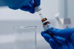 Los afiliados a la OSP ya pueden acceder al aceite de cannabis medicinal sanjuanino con descuento