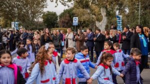 Santa Lucía celebró el 25 de Mayo con el tradicional desfile de los jardines municipales