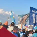 Entre bombos y cánticos así se vivió el primer banderazo argentino en Dallas