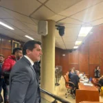 el gobernador marcelo Orrego, presente en la Legislatura mientras tratan el plan de infraestructura provincial