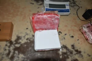 una mujer viajaba en colectivo de Iguazú a San Juan con cocaína adosada al cuerpo