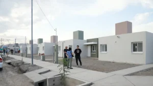 miles de familias san juaninas se beneficiara con el mega plan de vivienda de treita barrios
