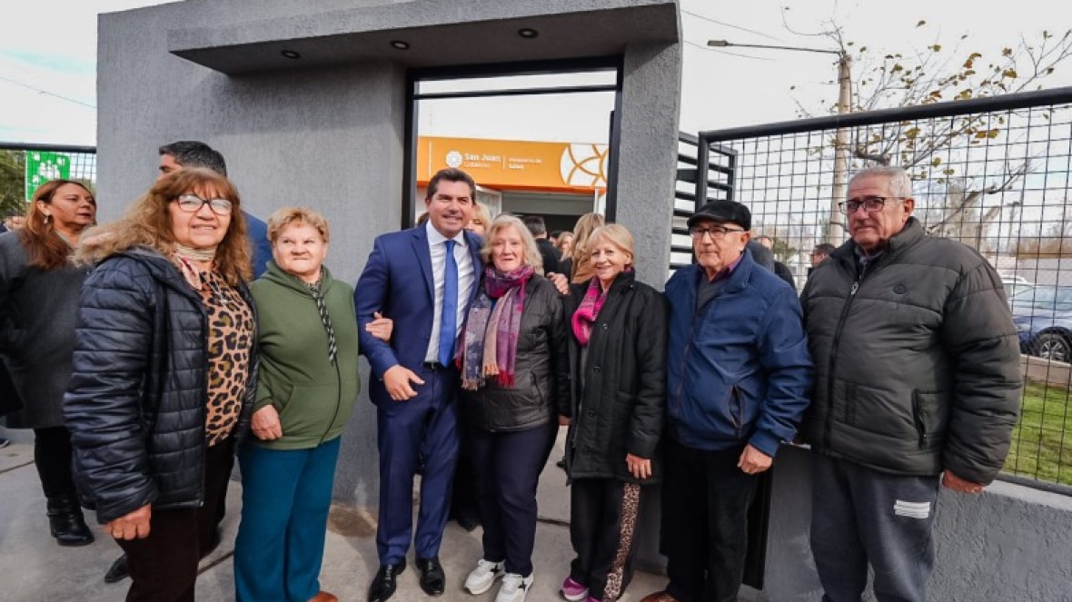 Orrego inauguró la ampliación y remodelación del CAPS Ruiz Aguilar para fortalecer la atención de salud en Chimbas