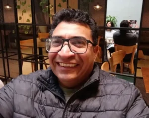 el hombre que murió en un choque frontal iba a entregar un pedido de su local de comidas           Raúl Alberto “Raulín” Sánchez, de 59 años,