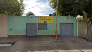 Motochorros atacaron a golpes a una mujer y asaltaron la unión vecinal Villa Don Arturo