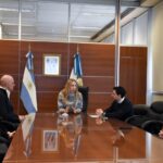 Gobierno y el Colegio Notarial buscan agilizar la regularización de terrenos