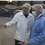 Orrego visitó Frutandina, una de las principales exportadoras de pasas de San Juan