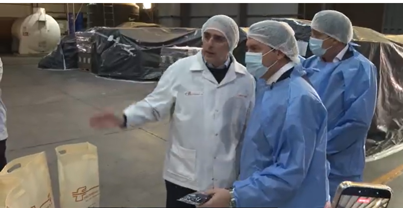 Orrego visitó Frutandina, una de las principales exportadoras de pasas de San Juan