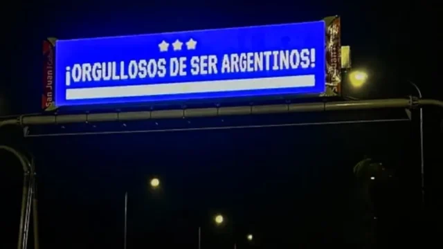 San Juan homenajeó a la Selección Argentina con carteles en Circunvalación