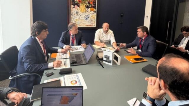 Orrego presentó en Londres los bonos ante inversores internacionales de primer nivel