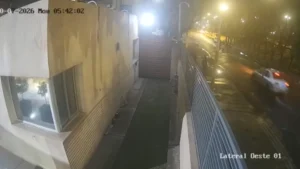 Así escapaba el conductor que atropelló y mató a una mujer en Rawson