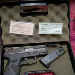 Secuestran dos pistolas y buscan detener a un hombre que amenazó a una mujer por una pelea entre chicos