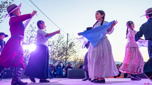 Qué trabajos artísticos pueden realizar los menores y cómo autorizarlos