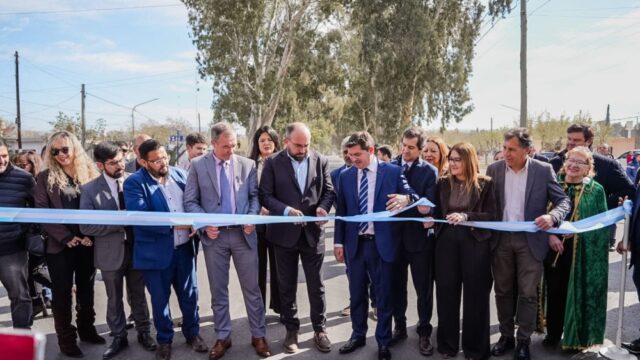 Orrego anunció el inicio de la repavimentación de calle Sargento Cabral entre Paula Albarracín y Calívar