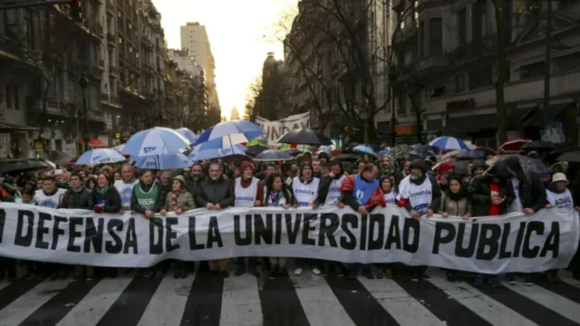 Conflicto universitario: docentes de todo el país irán a un paro de 48 horas por fondos y salarios