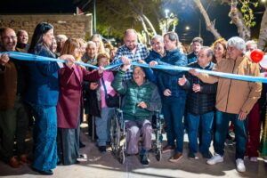 El intendente Sergio Miodowsky  inauguró nuevas veredas y alumbrado LED en La Bebida