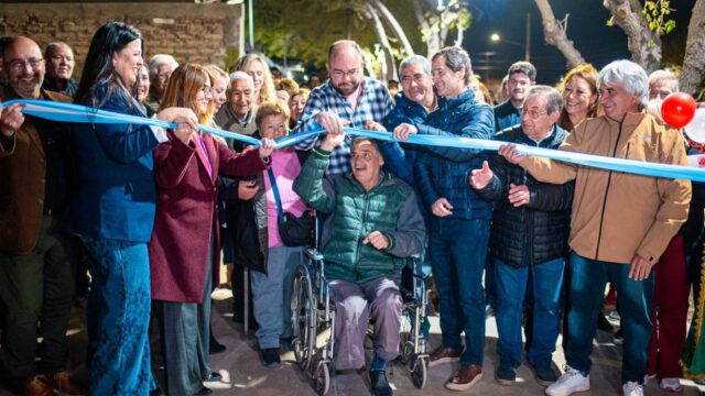 El intendente Sergio Miodowsky  inauguró nuevas veredas y alumbrado LED en La Bebida