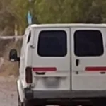 Misterio en Albardón: investigan la muerte de un hombre hallado semi desnudo dentro de una trafic.