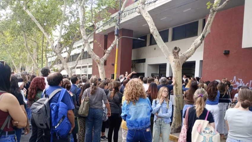 Analizan que los exámenes de ingreso a las escuelas preuniversitarias se rindan el mismo día