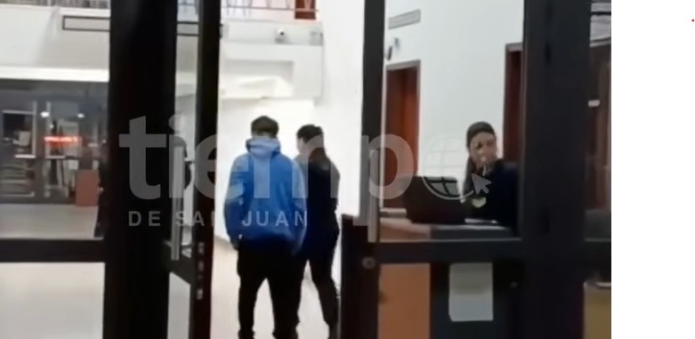Así se entregaba el menor acusado de asesinar a Uriel Ríos