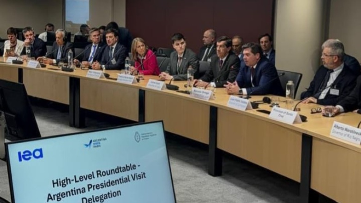 Orrego expuso sobre energía y minería ante inversores europeos en París